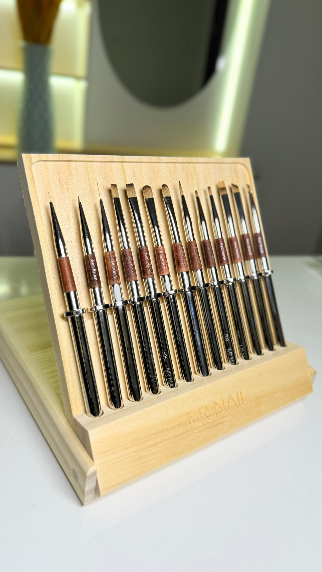 Set Profesional de Pinceles para Uñas MR NAIL – 12 piezas con estuche de madera