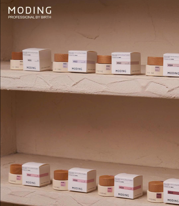 “Set Profesional MODING sin HEMA ni TPO – 12 Geles Constructores + Moldes + tablero de Muestras”