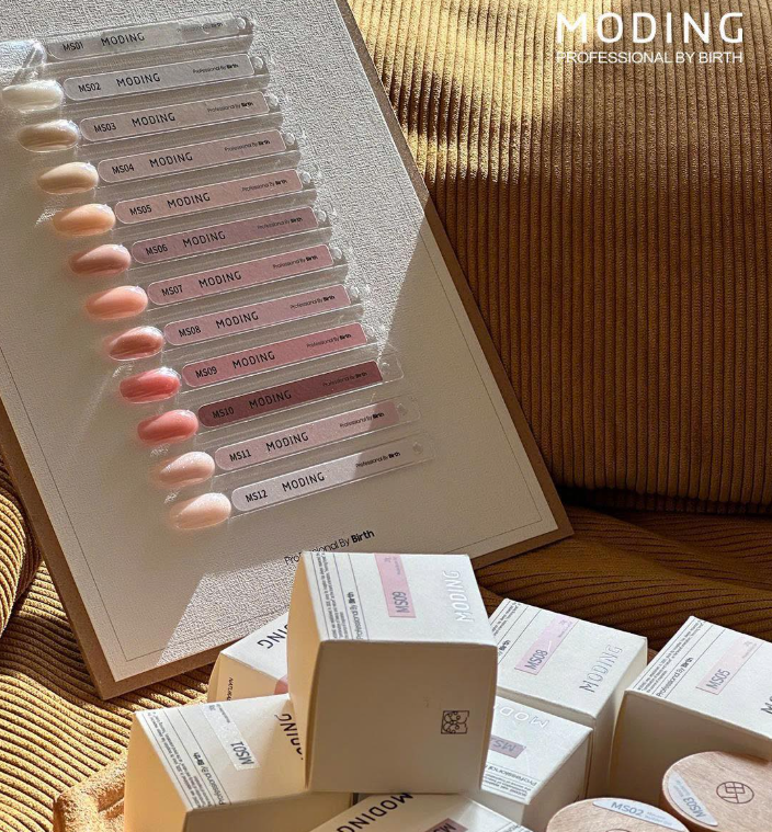 “Set Profesional MODING sin HEMA ni TPO – 12 Geles Constructores + Moldes + tablero de Muestras”