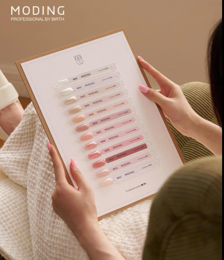 “Set Profesional MODING sin HEMA ni TPO – 12 Geles Constructores + Moldes + tablero de Muestras”