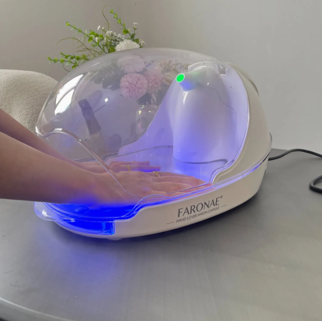 A. Cabina de Spa Inteligente FARONAE – Exclusividad y Tecnología para el Cuidado Perfecto