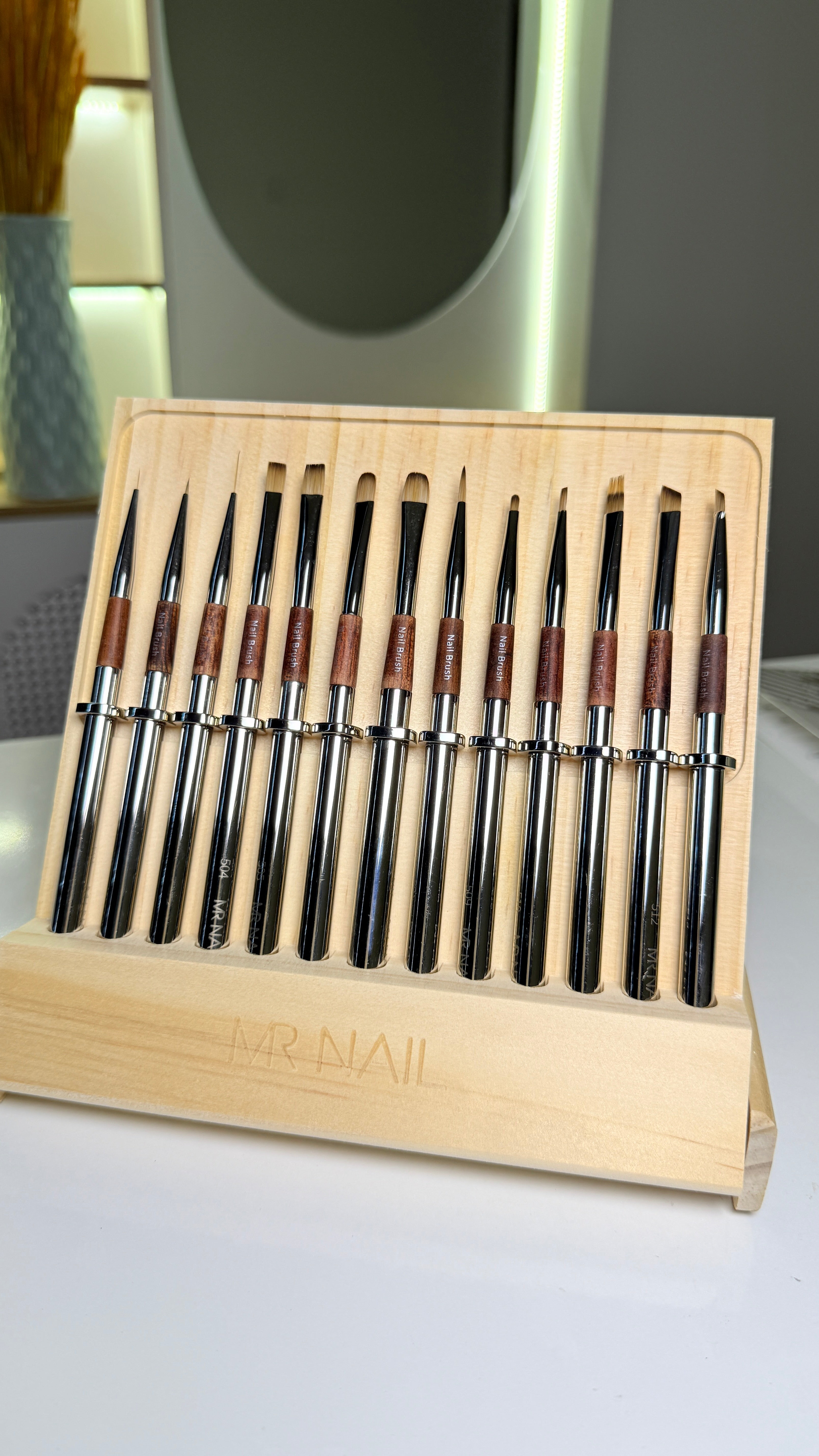 Set Profesional de Pinceles para Uñas MR NAIL – 12 piezas con estuche de madera