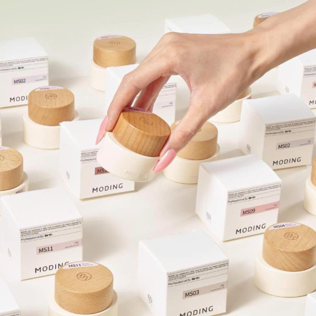 “Set Profesional MODING sin HEMA ni TPO – 12 Geles Constructores + Moldes + tablero de Muestras”